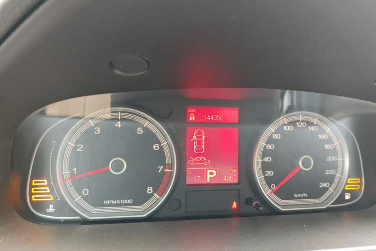 Used Roewe 750 2011 1.8T 750D NAVI Business Edition Automatic Transmission Odometer Close Up