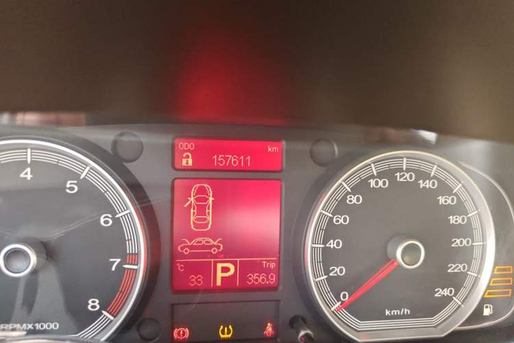 Used Roewe 750 2011 2.5L 750FL NAVI Haoya Edition Odometer Close Up