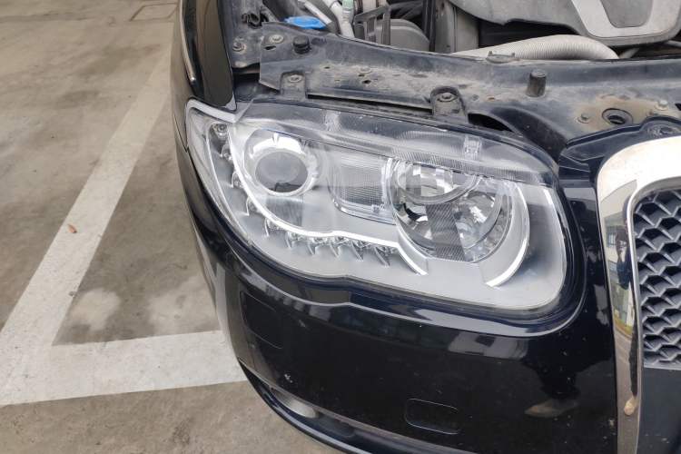 Used Roewe 750 2011 1.8T 750D NAVI Business Edition Automatic Transmission Right Front Headlight