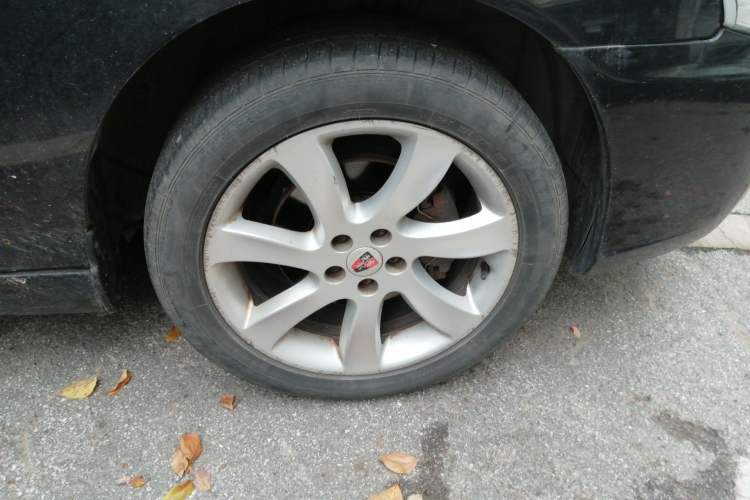 Used Roewe 750 2011 2.5L 750FL NAVI Haoya Edition Right Front Wheel Hub
