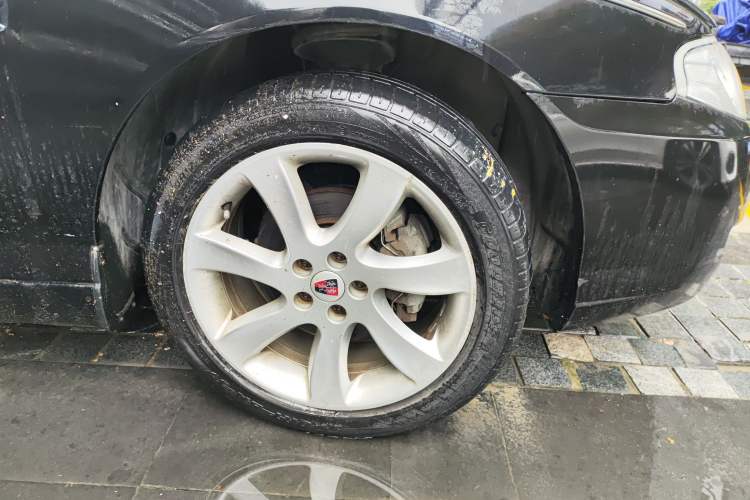 Used Roewe 750 2011 1.8T 750D NAVI Business Edition Automatic Transmission Right Front Wheel Hub