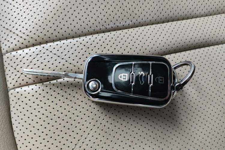 Used Roewe 750 2011 1.8T 750D NAVI Business Edition Automatic Transmission Vehicle Key