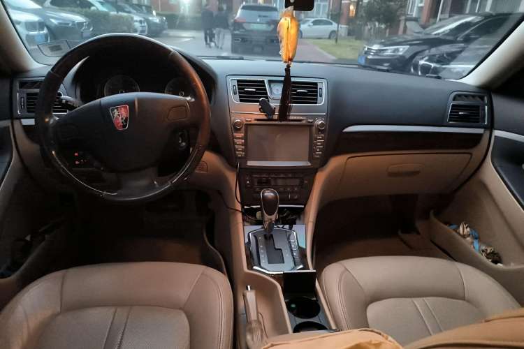 Used Roewe 750 2011 1.8T 750S Xunya Edition AT Center Console
