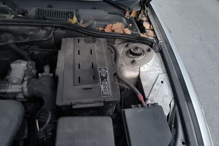 Used Roewe 750 2011 1.8T 750S Xunya Edition AT Engine Bay Left