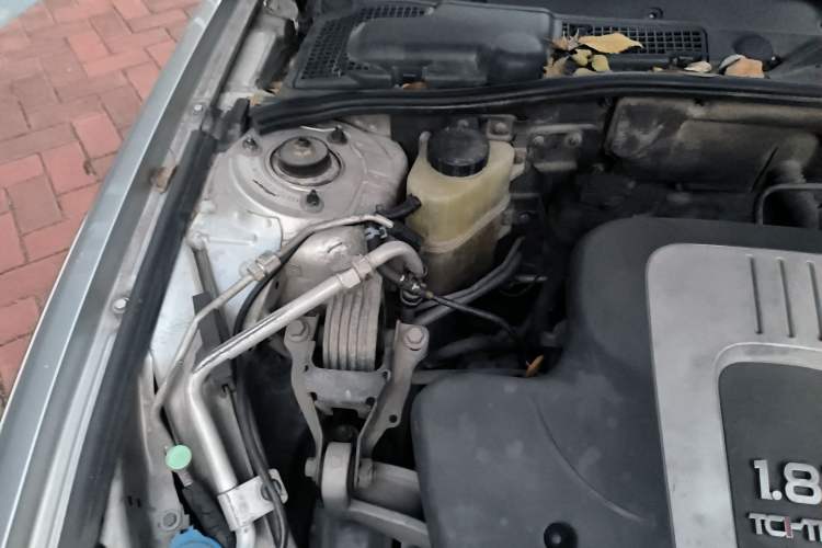 Used Roewe 750 2011 1.8T 750S Xunya Edition AT Engine Bay Right