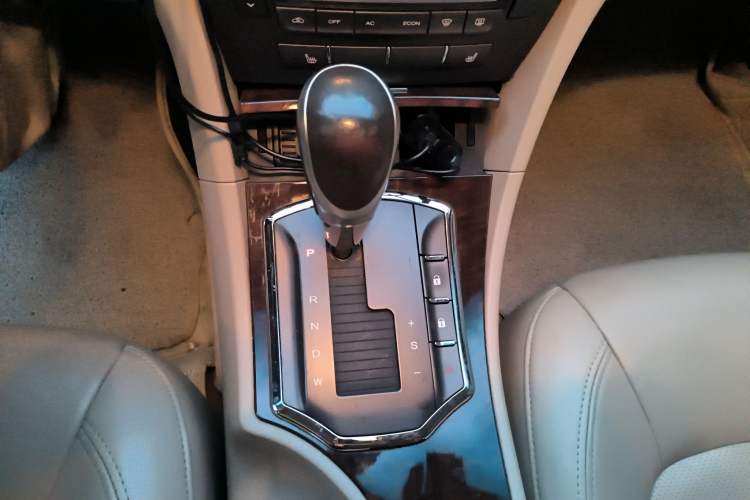 Used Roewe 750 2011 1.8T 750S Xunya Edition AT Gear Lever