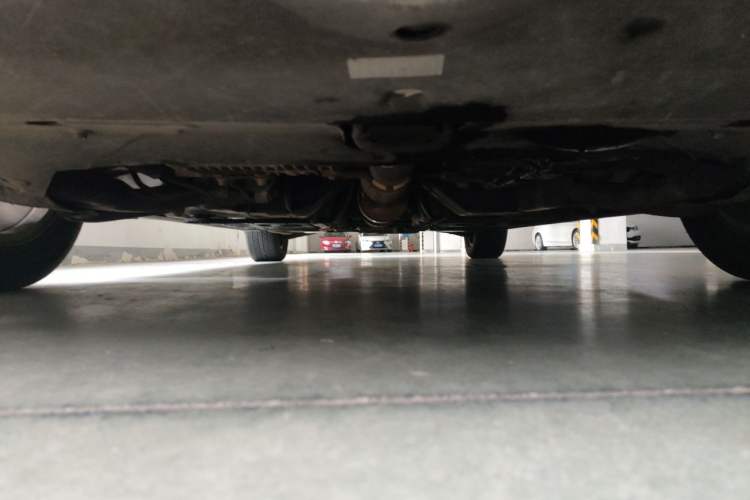 Used Roewe 750 2012 1.8T 750 HYBRID Hybrid Version AT Chassis Front