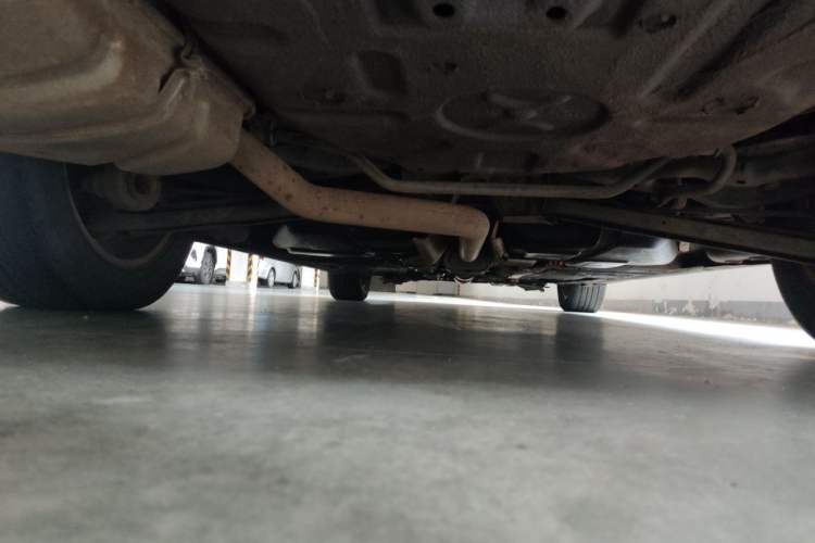 Used Roewe 750 2012 1.8T 750 HYBRID Hybrid Version AT Chassis Rear
