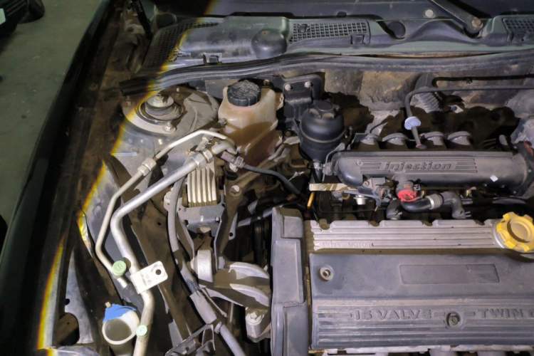 Used Roewe 750 2012 1.8T 750 HYBRID Hybrid Version AT Engine Bay Right
