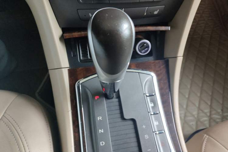 Used Roewe 750 2012 1.8T 750 HYBRID Hybrid Version AT Gear Lever