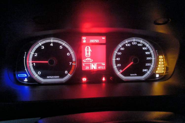 Used Roewe 750 2012 1.8T 750 HYBRID Hybrid Version AT Instrument Cluster