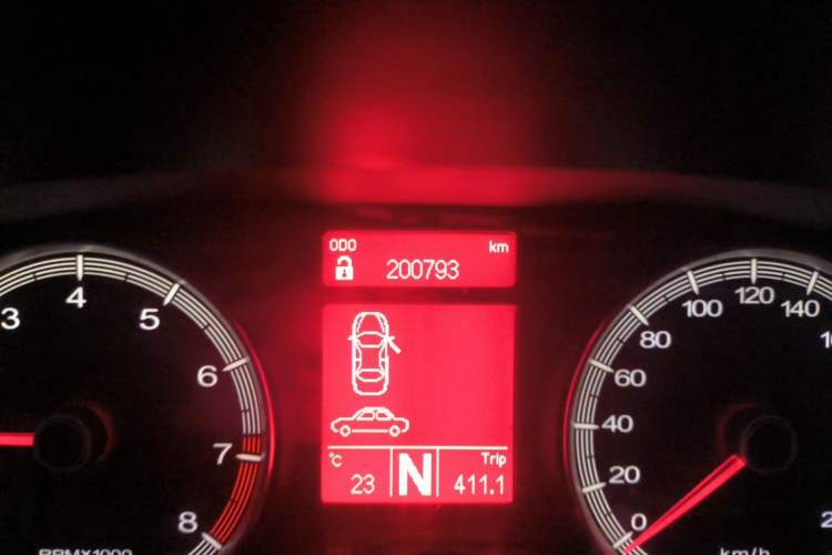 Used Roewe 750 2012 1.8T 750 HYBRID Hybrid Version AT Odometer Close Up