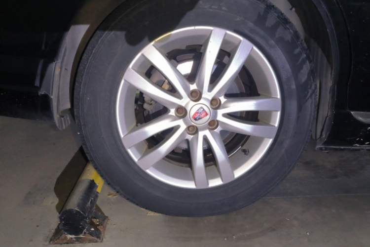 Used Roewe 750 2012 1.8T 750 HYBRID Hybrid Version AT Right Front Wheel Hub