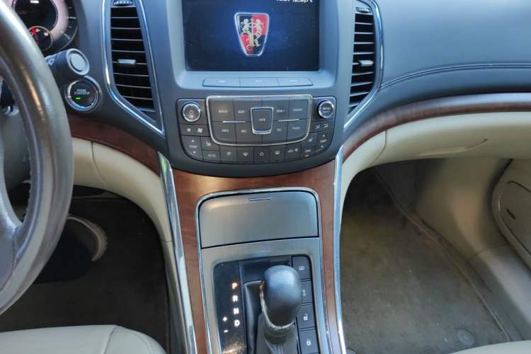 Used Roewe 950 2012 2.4L Luxury Executive Edition Audio And AC Panel