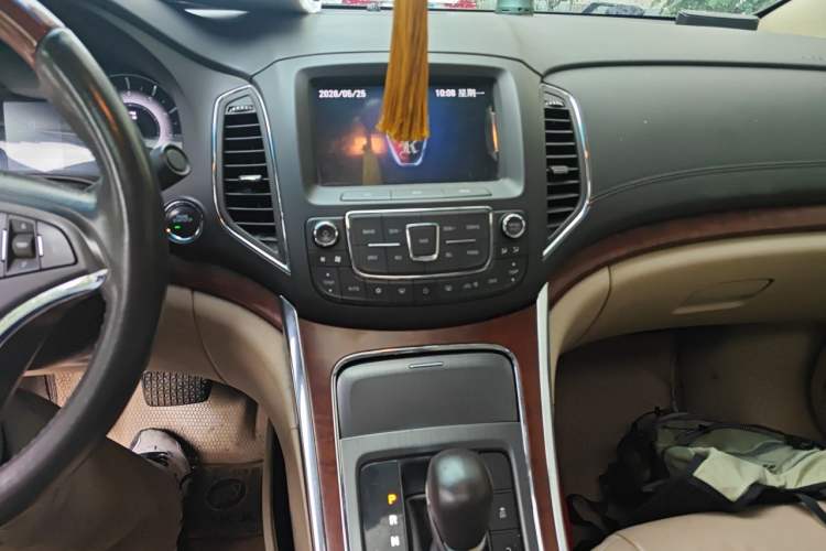 Used Roewe 950 2012 2.4L Luxury Edition Audio And AC Panel