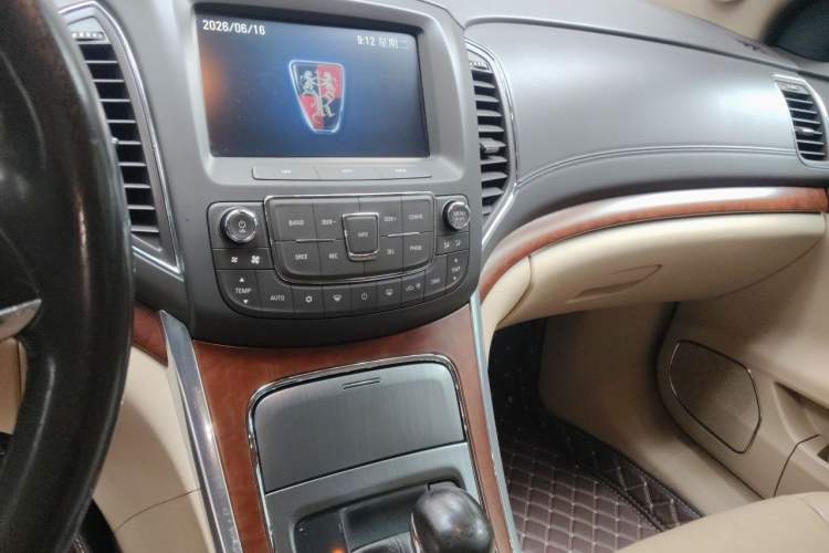 Used Roewe 950 2012 2.4L Luxury Edition Audio And AC Panel