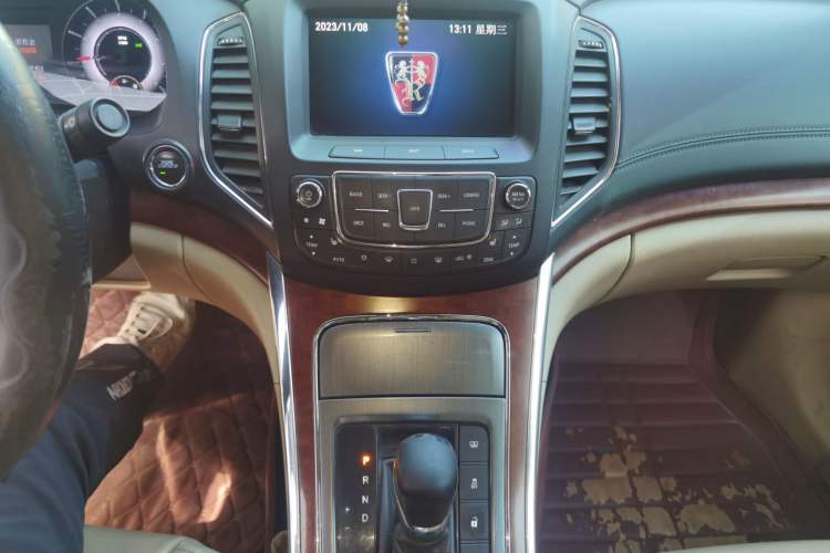 Used Roewe 950 2012 2.4L Luxury Executive Edition Audio And AC Panel