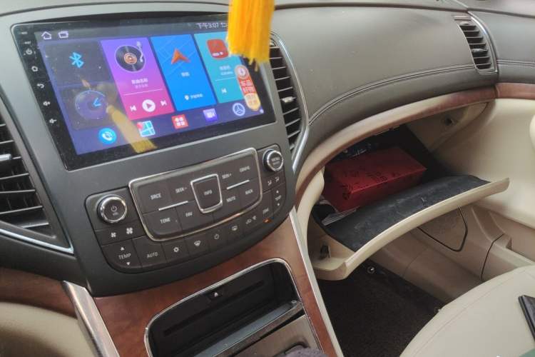Used Roewe 950 2012 2.0L Comfort Edition Audio And AC Panel
