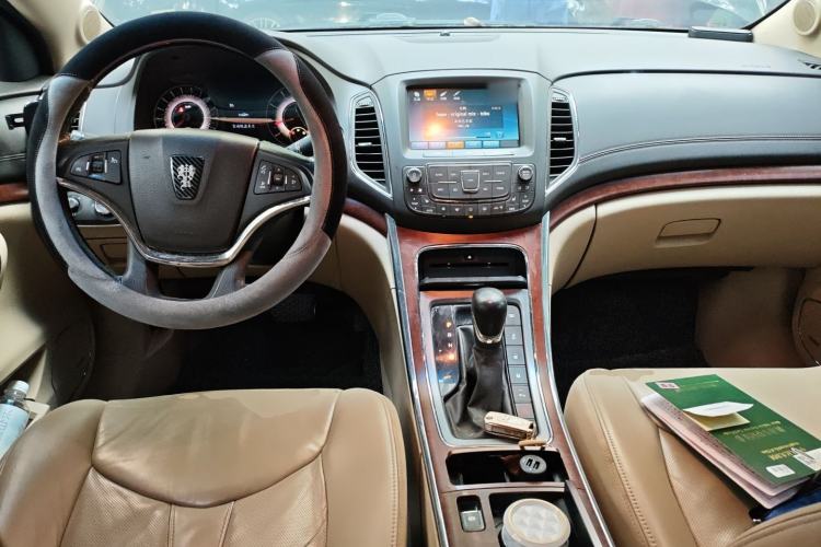 Used Roewe 950 2012 2.4L Luxury Executive Edition Center Console