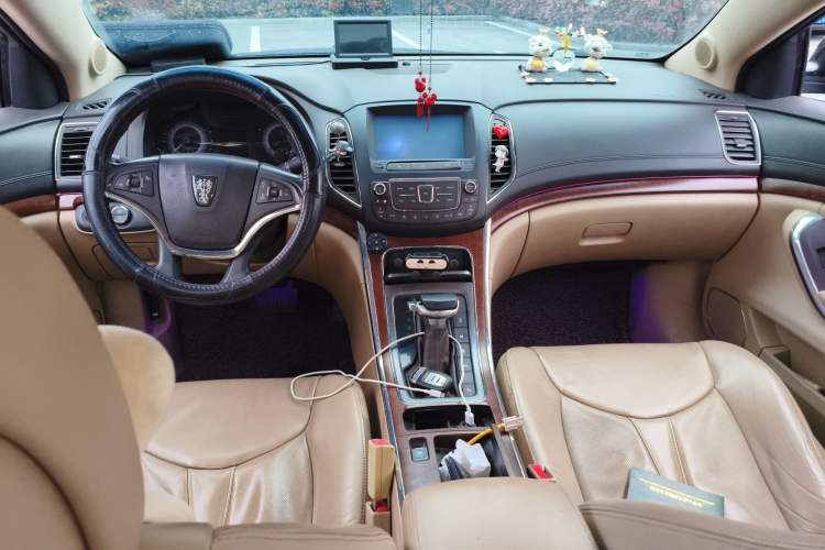 Used Roewe 950 2012 2.4L Luxury Edition Center Console