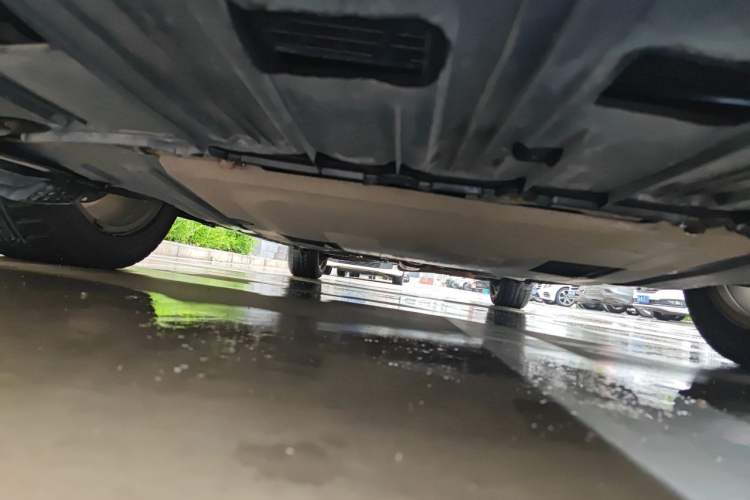 Used Roewe 950 2012 2.4L Luxury Edition Chassis Front