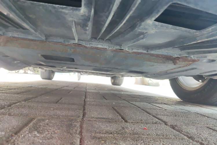Used Roewe 950 2012 2.0L Comfort Edition Chassis Front