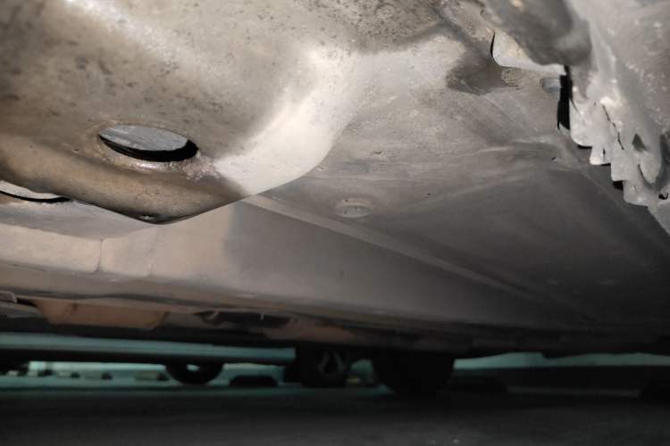 Used Roewe 950 2012 2.0L Comfort Edition Chassis Front Left