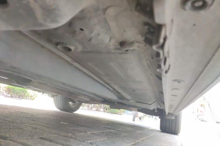 Used Roewe 950 2012 2.0L Comfort Edition Chassis Front Left