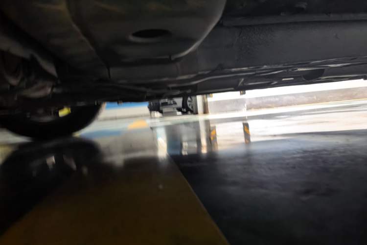 Used Roewe 950 2012 2.4L Luxury Edition Chassis Front Left