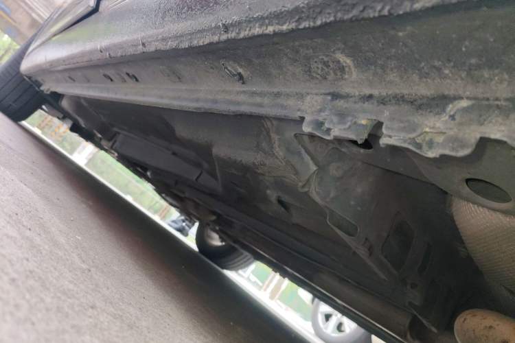 Used Roewe 950 2012 2.0L Comfort Edition Chassis Front Left