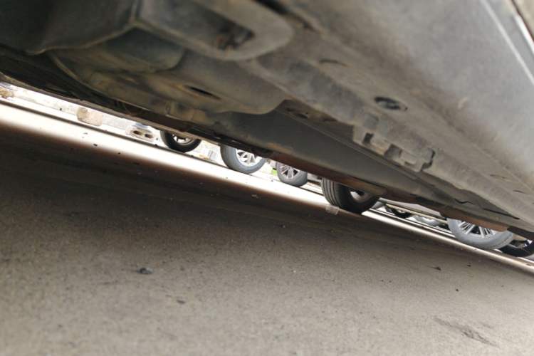 Used Roewe 950 2012 2.0L Comfort Edition Chassis Front Left