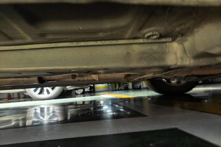 Used Roewe 950 2012 2.4L Luxury Edition Chassis Front Right