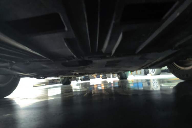 Used Roewe 950 2012 2.4L Luxury Edition Chassis Front