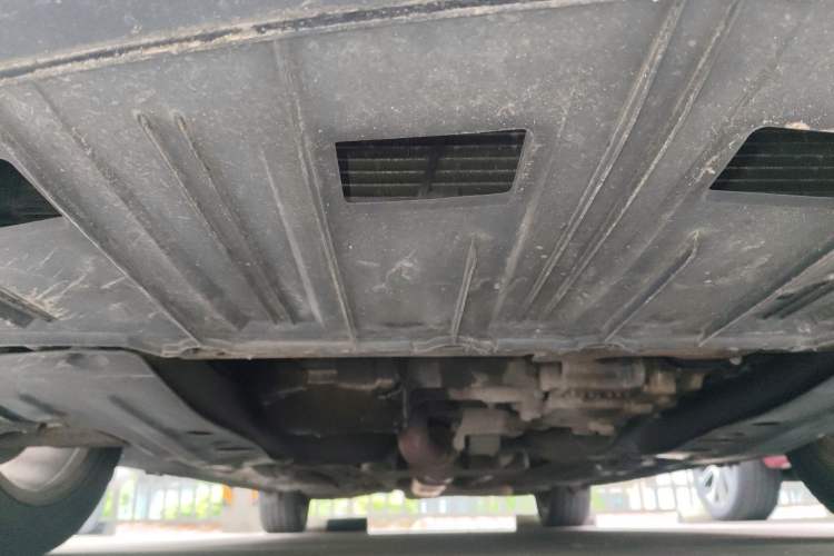 Used Roewe 950 2012 2.0L Comfort Edition Chassis Front