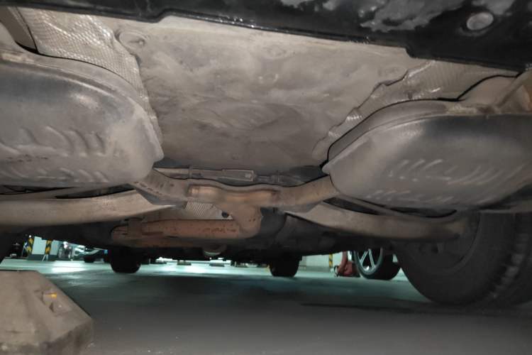 Used Roewe 950 2012 2.0L Comfort Edition Chassis Rear