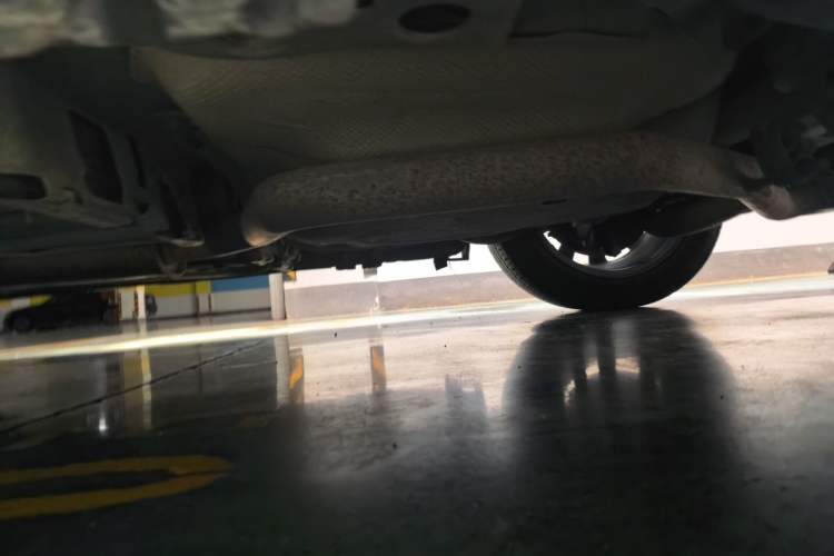 Used Roewe 950 2012 2.4L Luxury Edition Chassis Rear Left