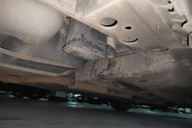 Used Roewe 950 2012 2.0L Comfort Edition Chassis Rear Right