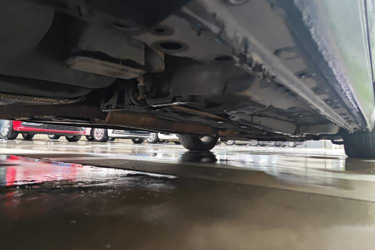 Used Roewe 950 2012 2.4L Luxury Edition Chassis Rear Right