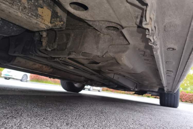Used Roewe 950 2012 2.4L Luxury Edition Chassis Rear Right