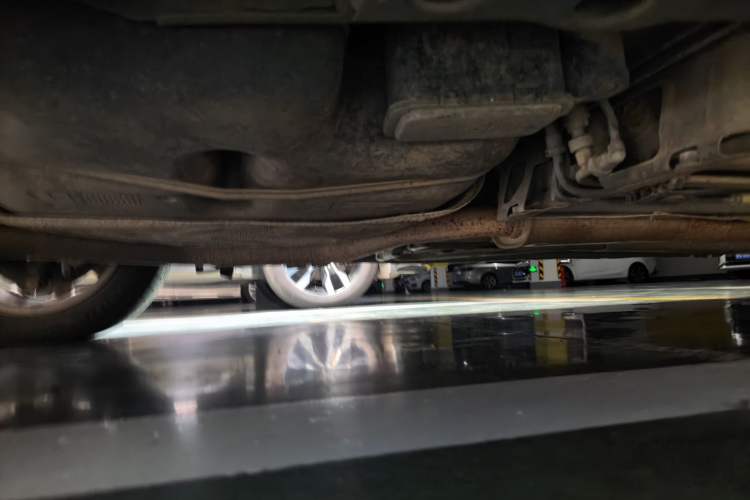 Used Roewe 950 2012 2.4L Luxury Edition Chassis Rear Right