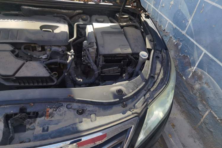 Used Roewe 950 2012 2.4L Luxury Executive Edition Engine Bay Left