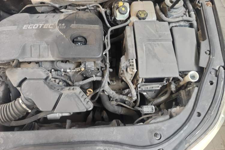 Used Roewe 950 2012 2.4L Luxury Edition Engine Bay Left