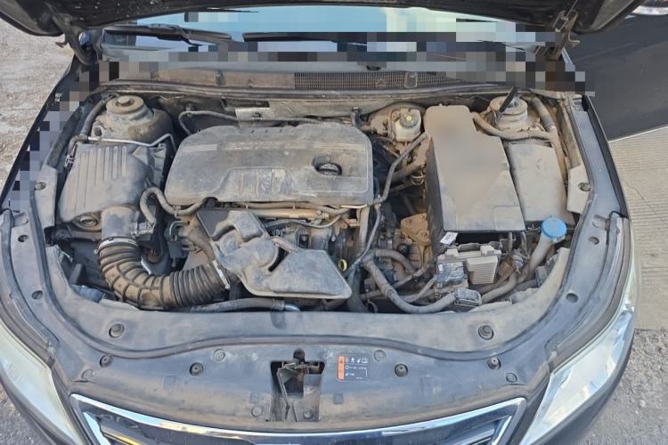 Used Roewe 950 2012 2.0L Elegant Edition Engine Bay