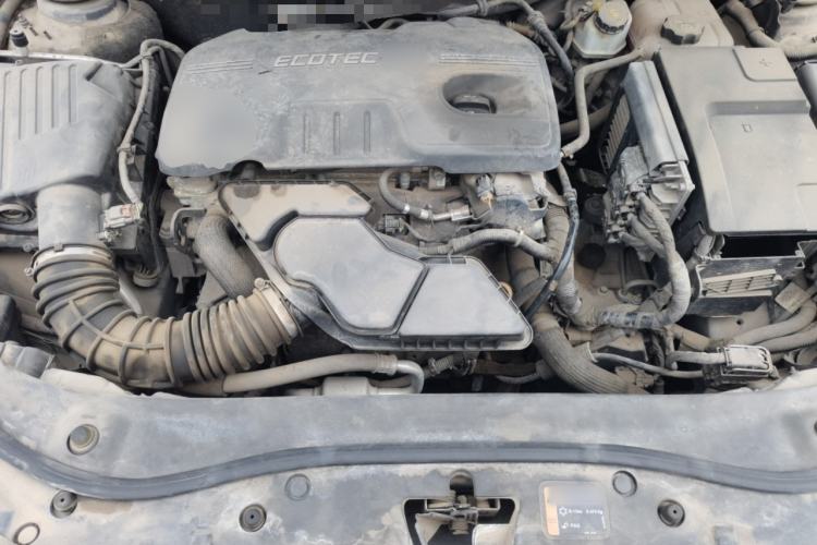 Used Roewe 950 2012 2.4L Luxury Edition Engine Bay