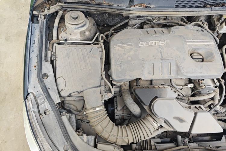 Used Roewe 950 2012 2.4L Luxury Edition Engine Bay Right