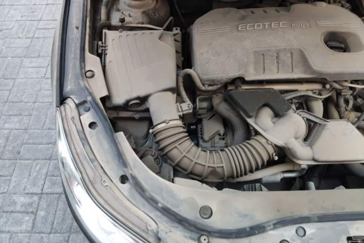 Used Roewe 950 2012 2.0L Comfort Edition Engine Bay Right