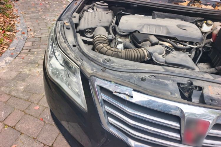Used Roewe 950 2012 2.0L Comfort Edition Engine Bay Right