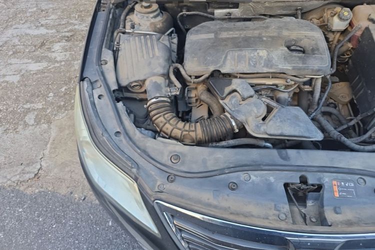 Used Roewe 950 2012 2.0L Elegant Edition Engine Bay Right