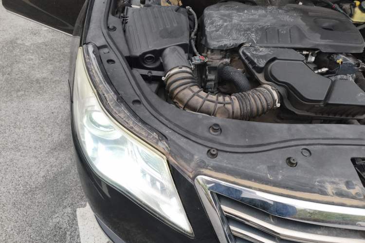 Used Roewe 950 2012 2.4L Luxury Edition Engine Bay Right