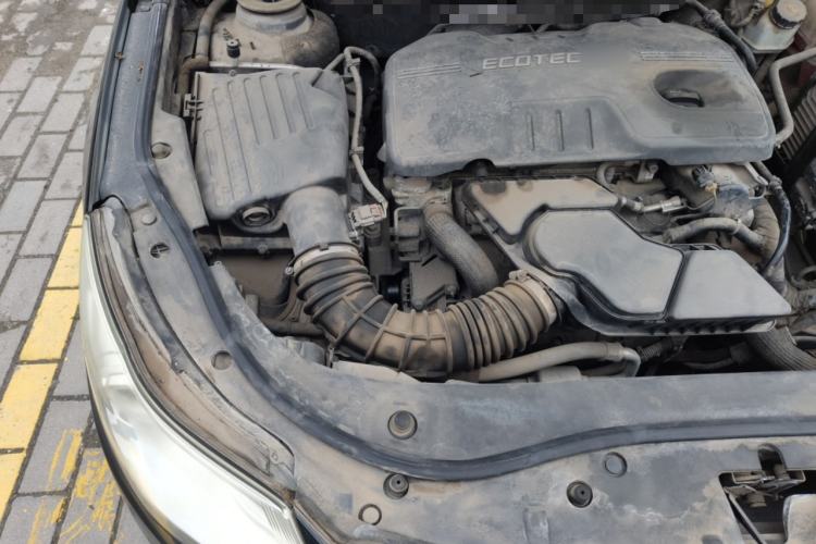 Used Roewe 950 2012 2.4L Luxury Edition Engine Bay Right